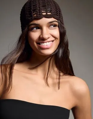Вязаная шапка-бини