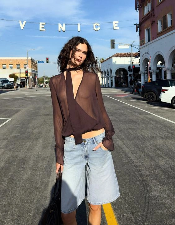 Bershka Джинсовые шорты свободного кроя