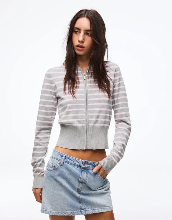 Bershka Худи на молнии в полоску купить с доставкой.