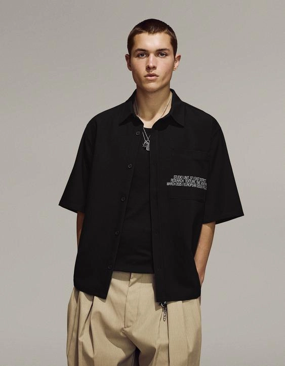 Bershka Рубашка с короткими рукавами и вышивкой