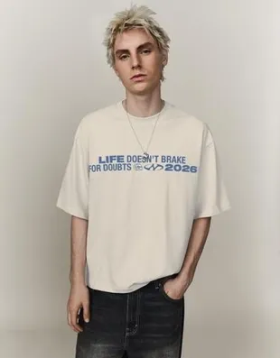 Футболка с короткими рукавами и принтом- Заказать в России