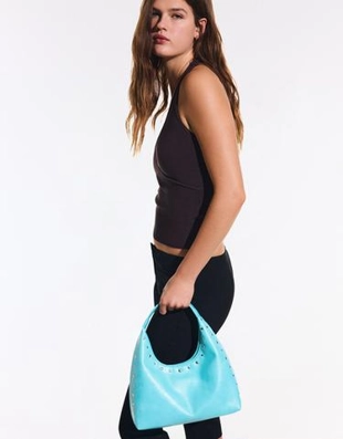 Bershka Сумка-мешок из искусственной кожи с заклепками купить с доставкой.