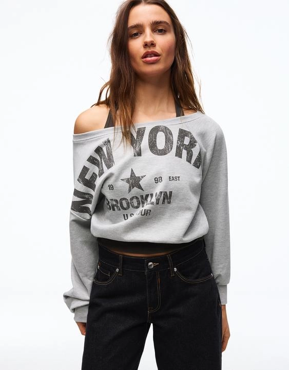 Bershka Асимметричный свитер с поясом и принтом