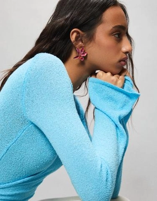 Bershka Серьги «цветок» купить с доставкой.