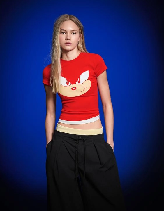 Bershka Футболка с короткими рукавами SONIC купить с доставкой.