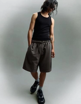 Шорты геометрического кроя с эффектом потертости- Заказать в России