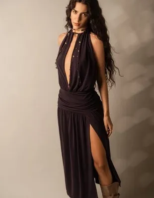 Платье миди с горловиной халтер- Заказать в России