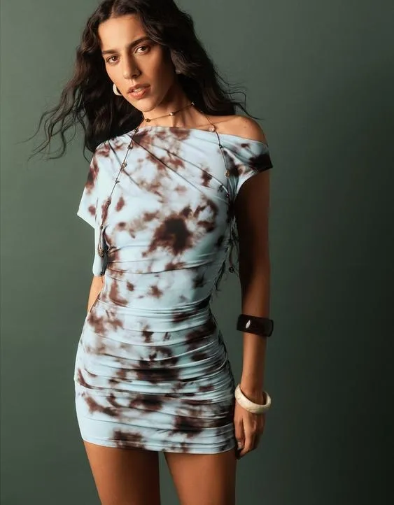 Мини-платье асимметричного кроя- Заказать в России