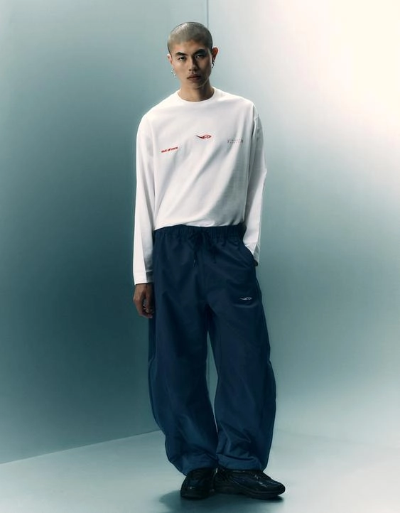 Bershka Высокотехнологичные брюки BARREL OUT OF CORE