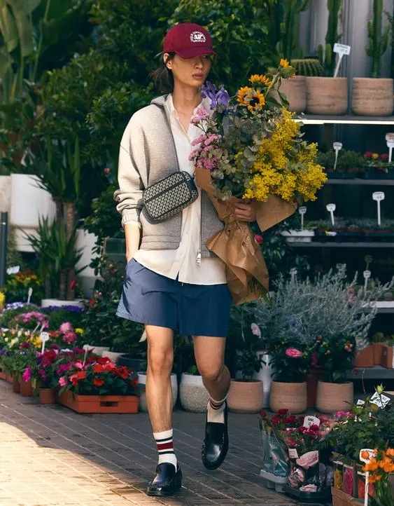 Сумка с монограммой и ремнем через плечо- Заказать в России