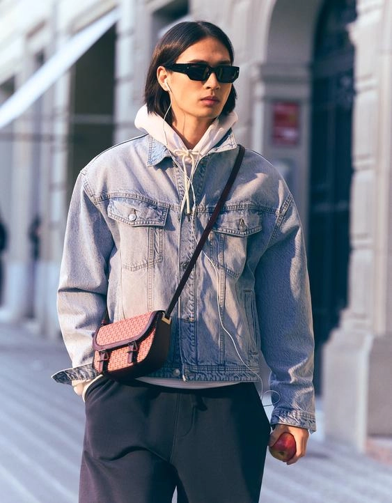 Bershka Сумка через плечо с монограммой