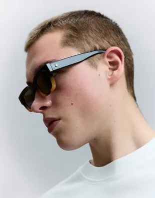 Солнцезащитные очки в прямоугольной оправе