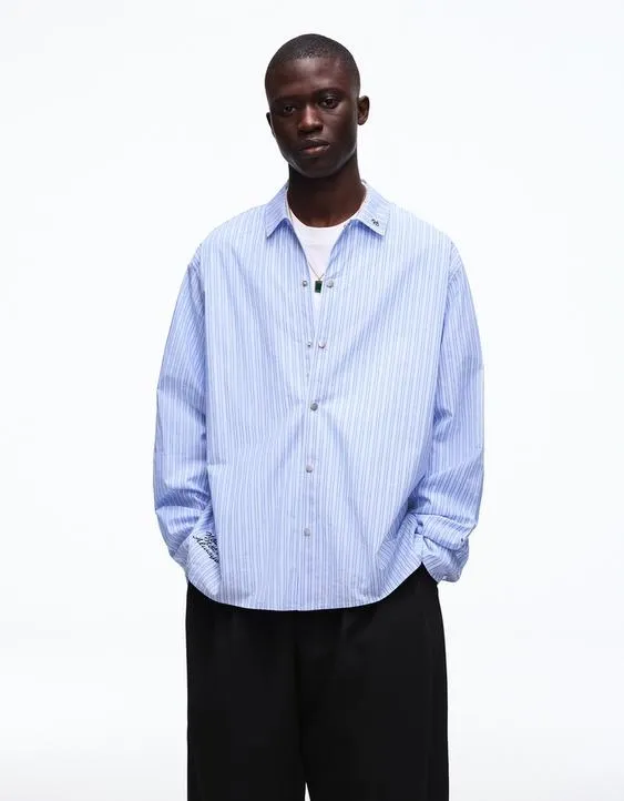 Рубашка геометрического кроя в полоску с вышивкой- Заказать в России