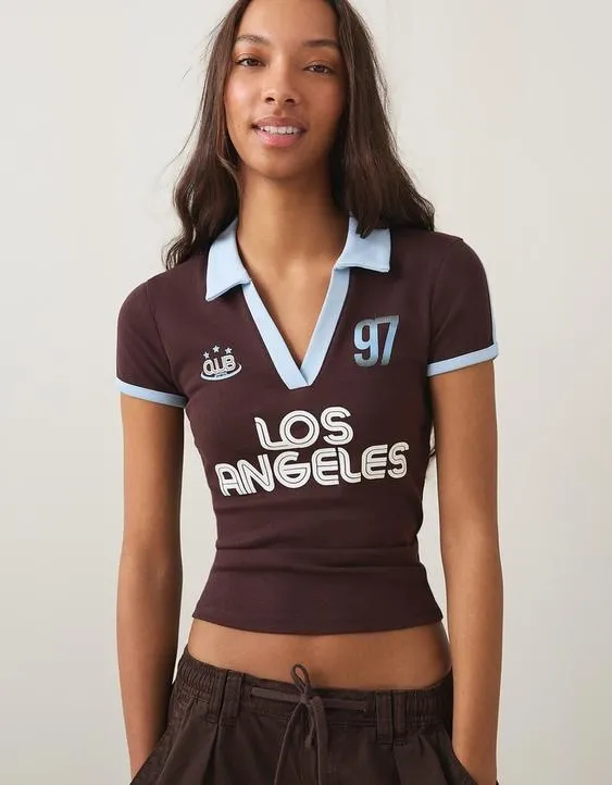 Футболка с воротником-поло и принтом- Заказать в России