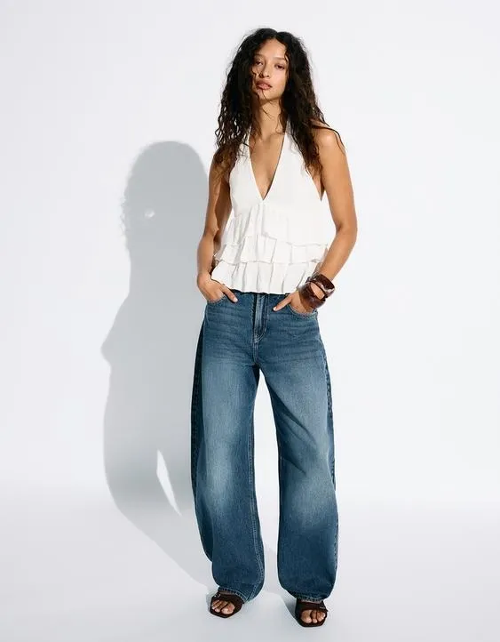 Топ с горловиной халтер и воланами