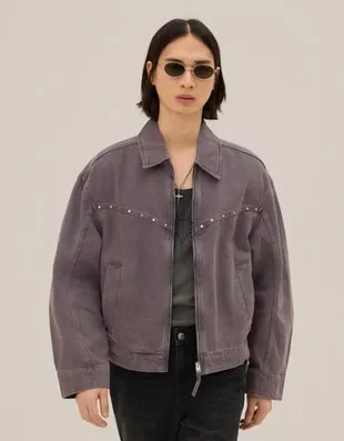 Куртка с заклепками