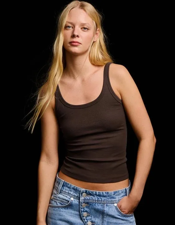 Топ на бретелях в рубчик