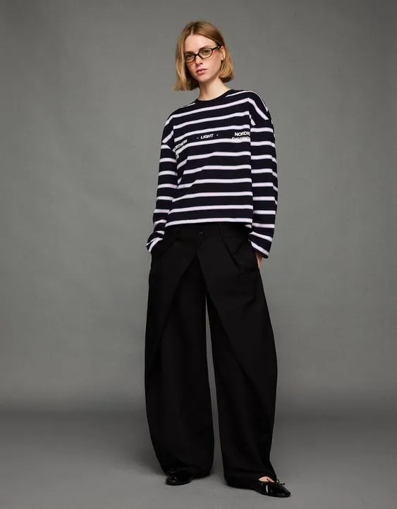 Футболка оверсайз с длинными рукавами и принтом- Заказать в России