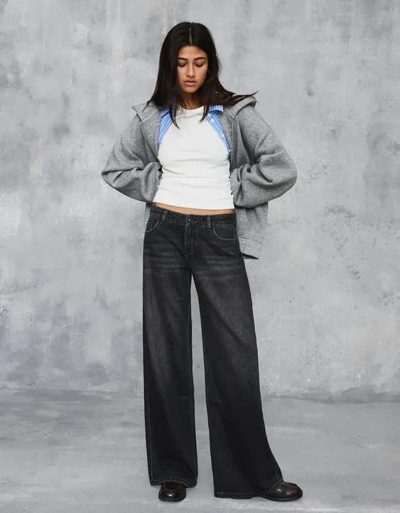 Джинсы с широкими штанинами и низкой посадкой- Заказать в России