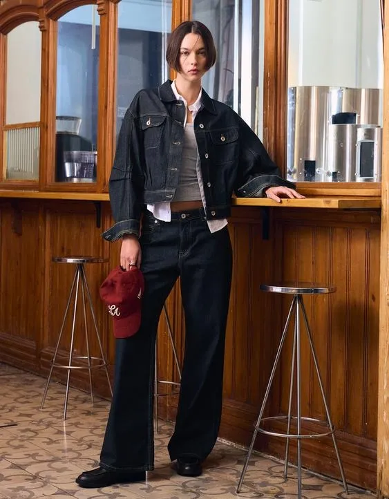 Джинсы свободного кроя со средней посадкой