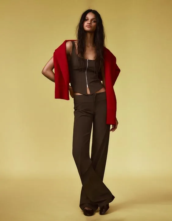 Брюки с широким поясом и низкой посадкой- Заказать в России