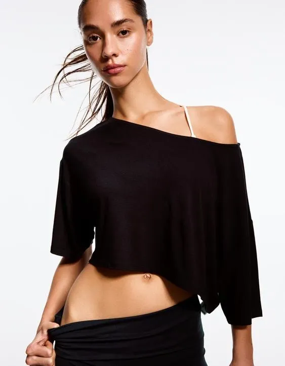 Футболка асимметричного кроя с короткими рукавами