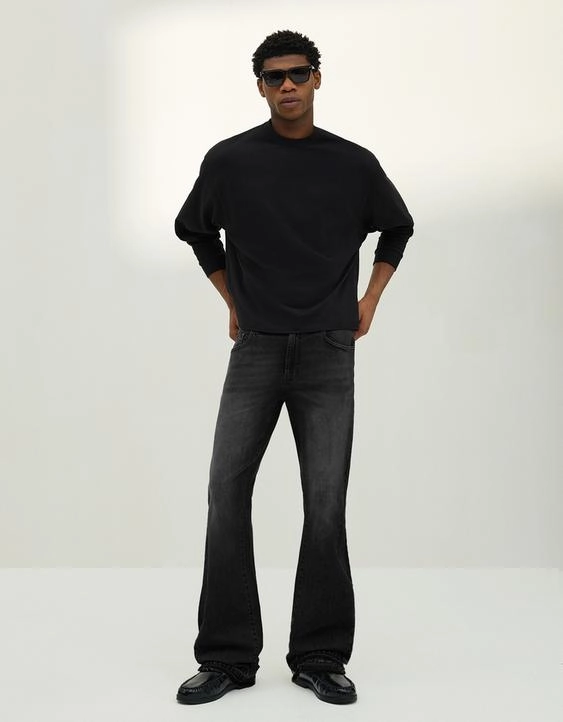 Bershka Расклешенные джинсы комфортной посадки купить с доставкой.