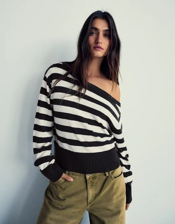 Свитер асимметричного кроя в стиле рустик в полоску- Заказать в России