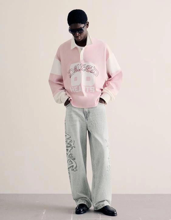 Bershka Джинсы свободного кроя с нашивкой