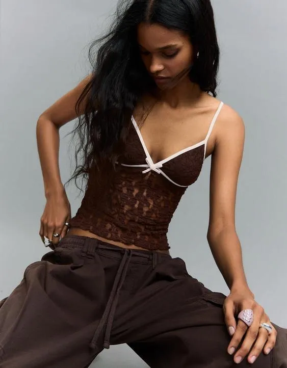 Топ на бретелях с кружевом и бантом- Заказать в России