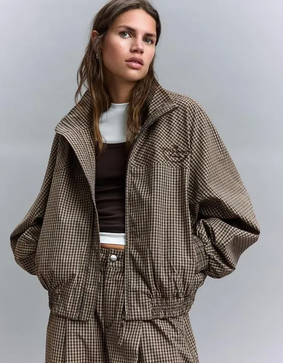 Куртка в клетку с принтом- Заказать в России