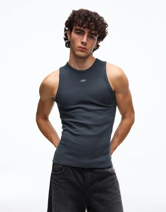 Майка из рифленой ткани с принтом- Заказать в России