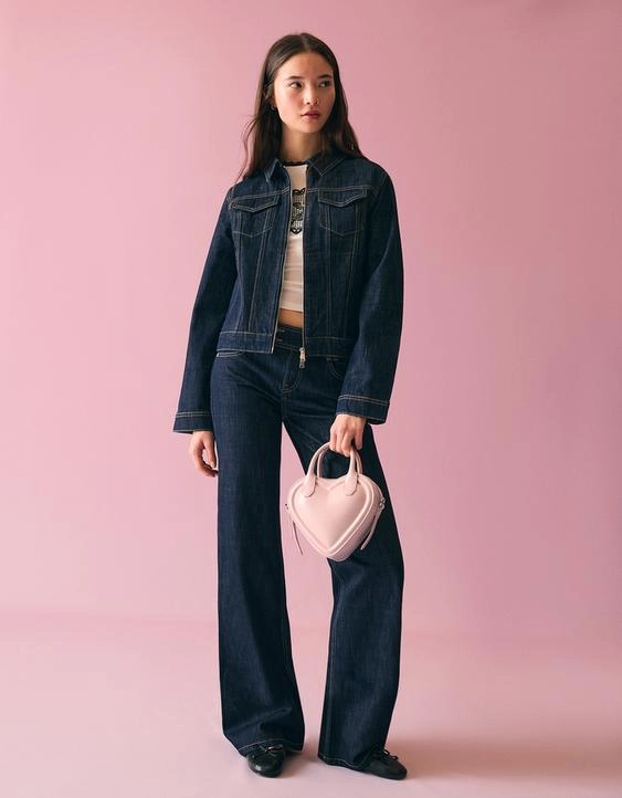 Bershka Мини-сумка «сердечко»