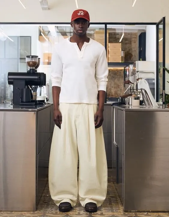 Джинсы-бананы с защипами- Заказать в России