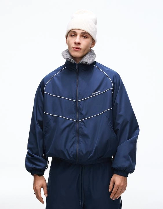 Bershka Куртка из высокотехнологичной ткани