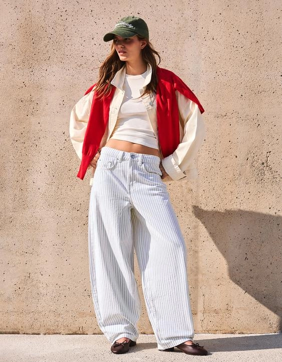 Bershka Брюки-бананы в полоску купить с доставкой.