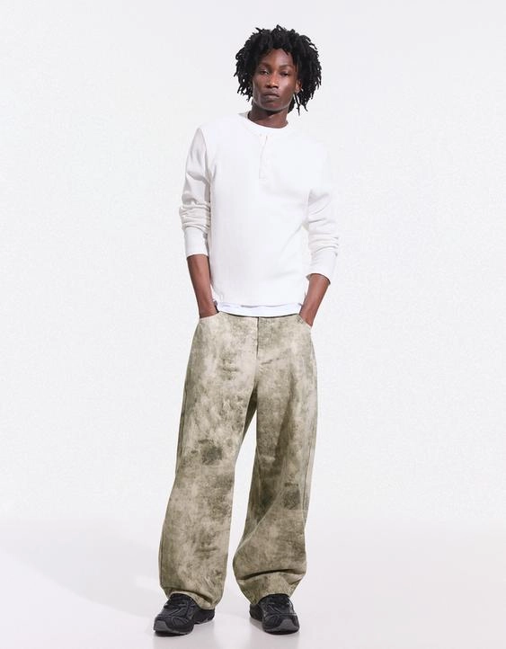 Bershka Брюки объемного свободного кроя с принтом