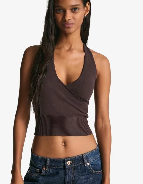 Топ с запахом и горловиной халтер- Заказать в России