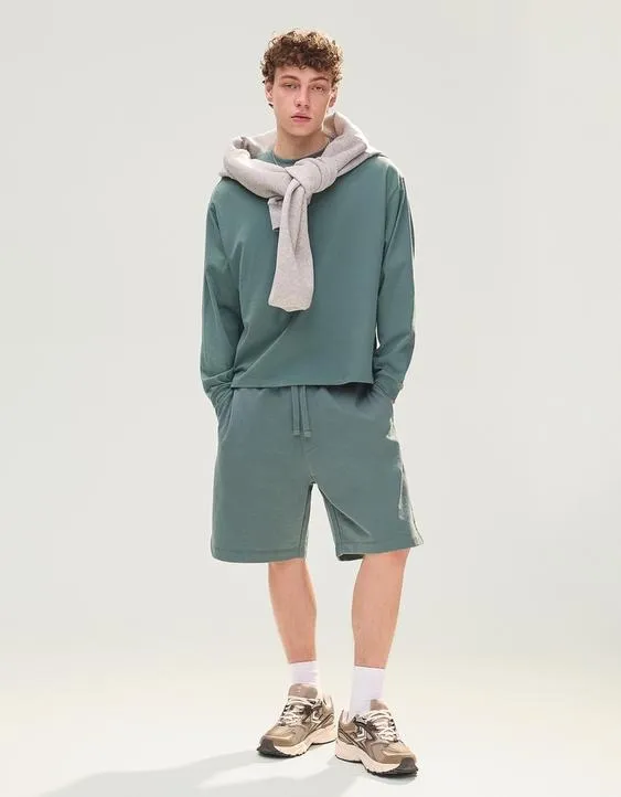 Базовые шорты-бермуды из мягкой ткани