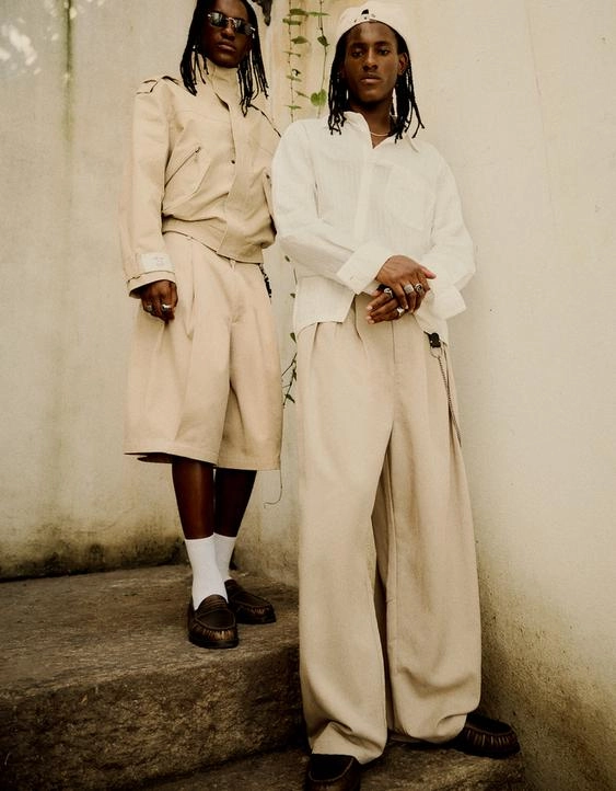 Bershka Объемные брюки свободного кроя с защипами купить с доставкой.