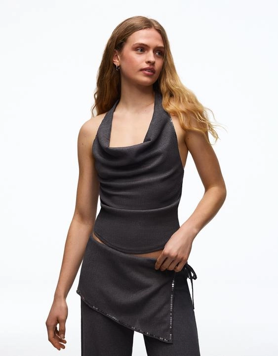 Bershka Топ с горловиной халтер и пайетками