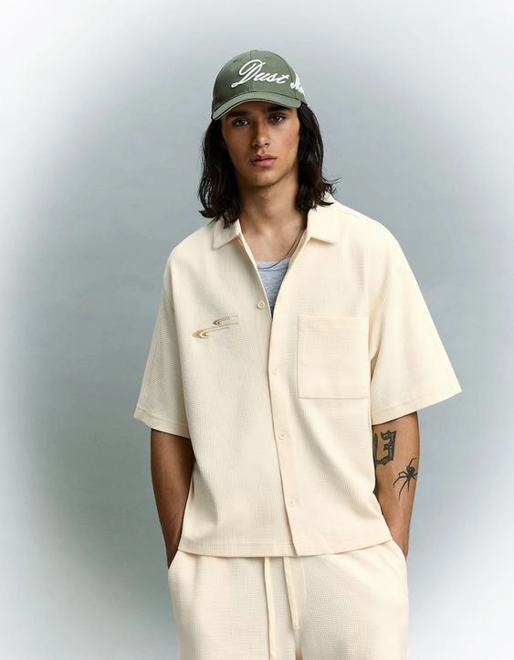 Bershka Рубашка с короткими рукавами из рифленой ткани купить с доставкой.