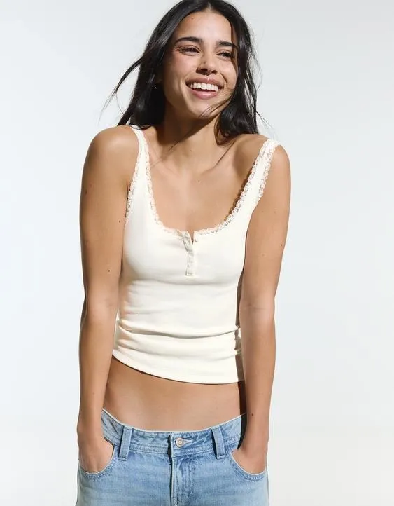 Топ на бретелях с воротником на пуговицах- Заказать в России