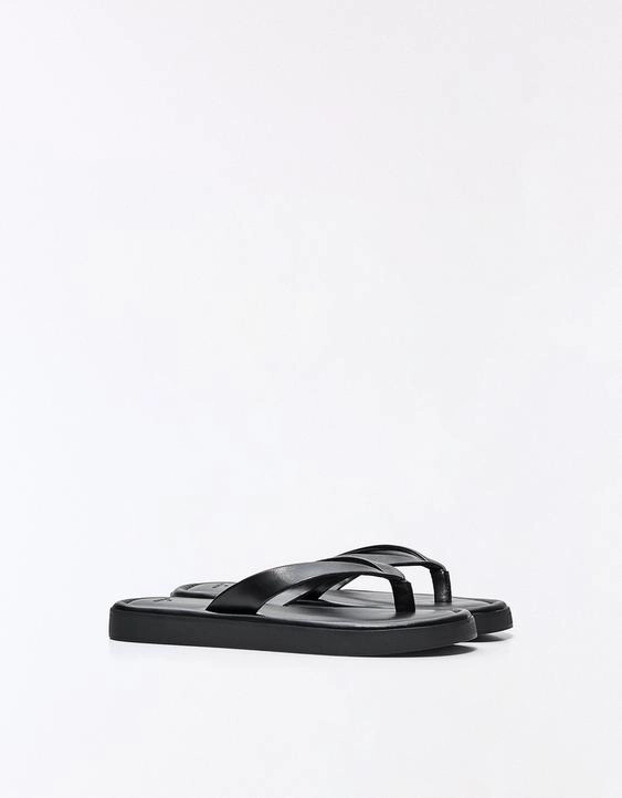 Bershka Сандалии-вьетнамки