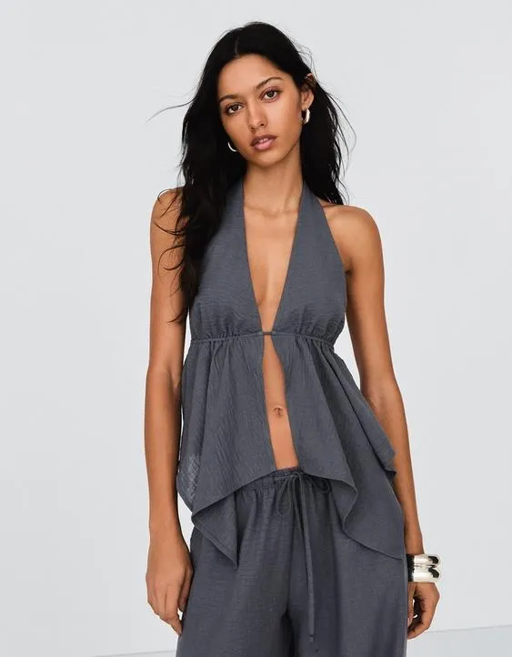 Топ с горловиной-халтер и завязками- Заказать в России