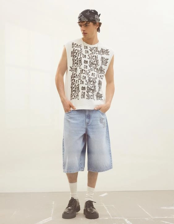 Bershka Джинсовые шорты свободного кроя