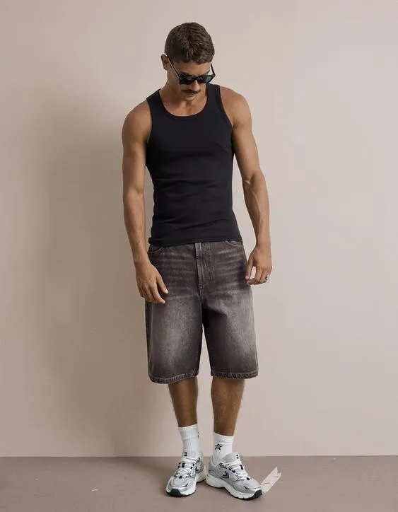 Джинсовые шорты с вышивкой- Заказать в России