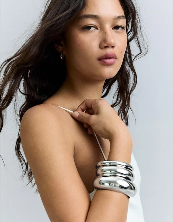 Bershka Набор браслетов-микс купить с доставкой.