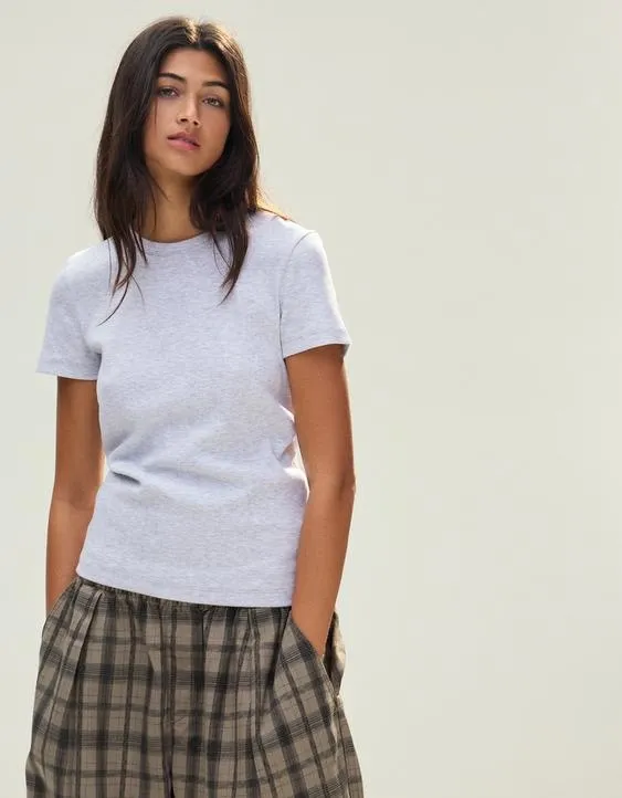 Bershka Базовая футболка в рубчик с короткими рукавами