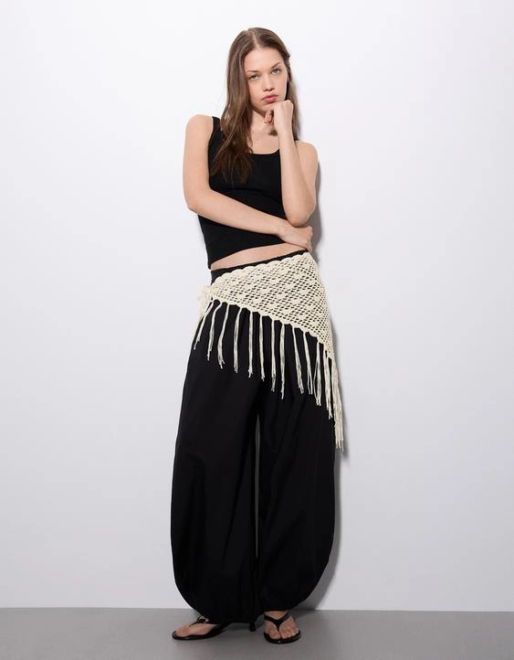 Bershka Юбка-парео из кроше с бахромой купить с доставкой.